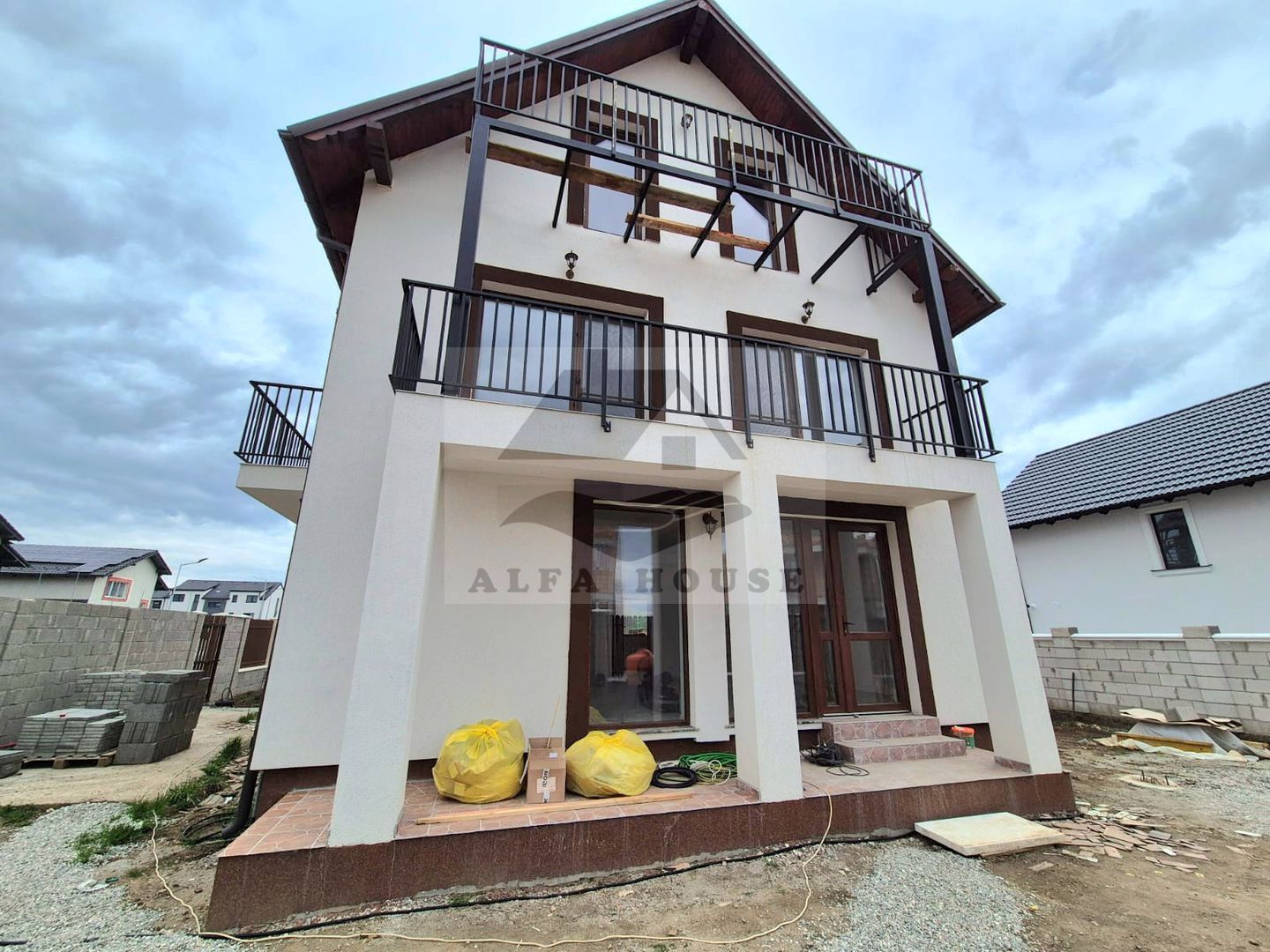 Casa individuala, 213 mp - 2 Aparatmente separate, Brasov - Sanpetru - Poză 1