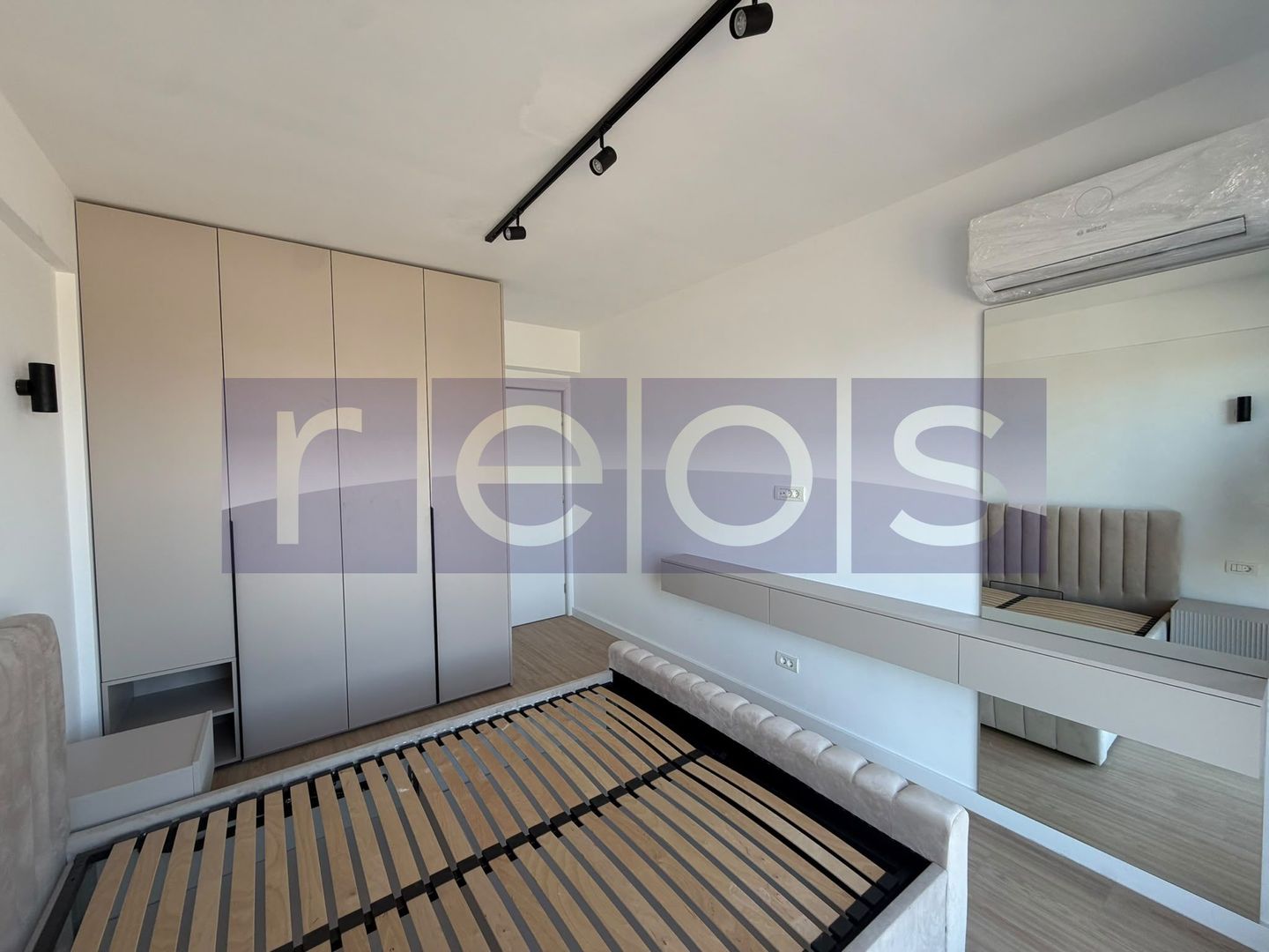 VANZARE APARTAMENT LA CHEIE-MOBILAT | 2 CAMERE | 55MP | TERASA-PARCARE - Poză 6