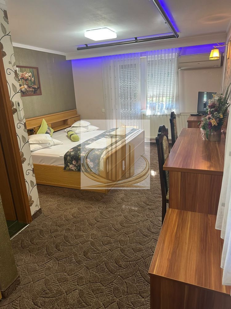 Afacere la Cheie - Pensiune 14 camere functionala - Poză 2