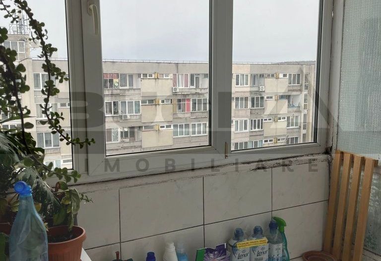 Garsoniera 28 mp, balcon, zona Detunata - Poză 6