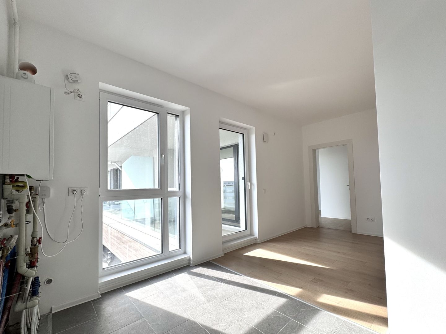 3 camere. Bucătărie Open-Space - Verdere curte interioară - Poză 6