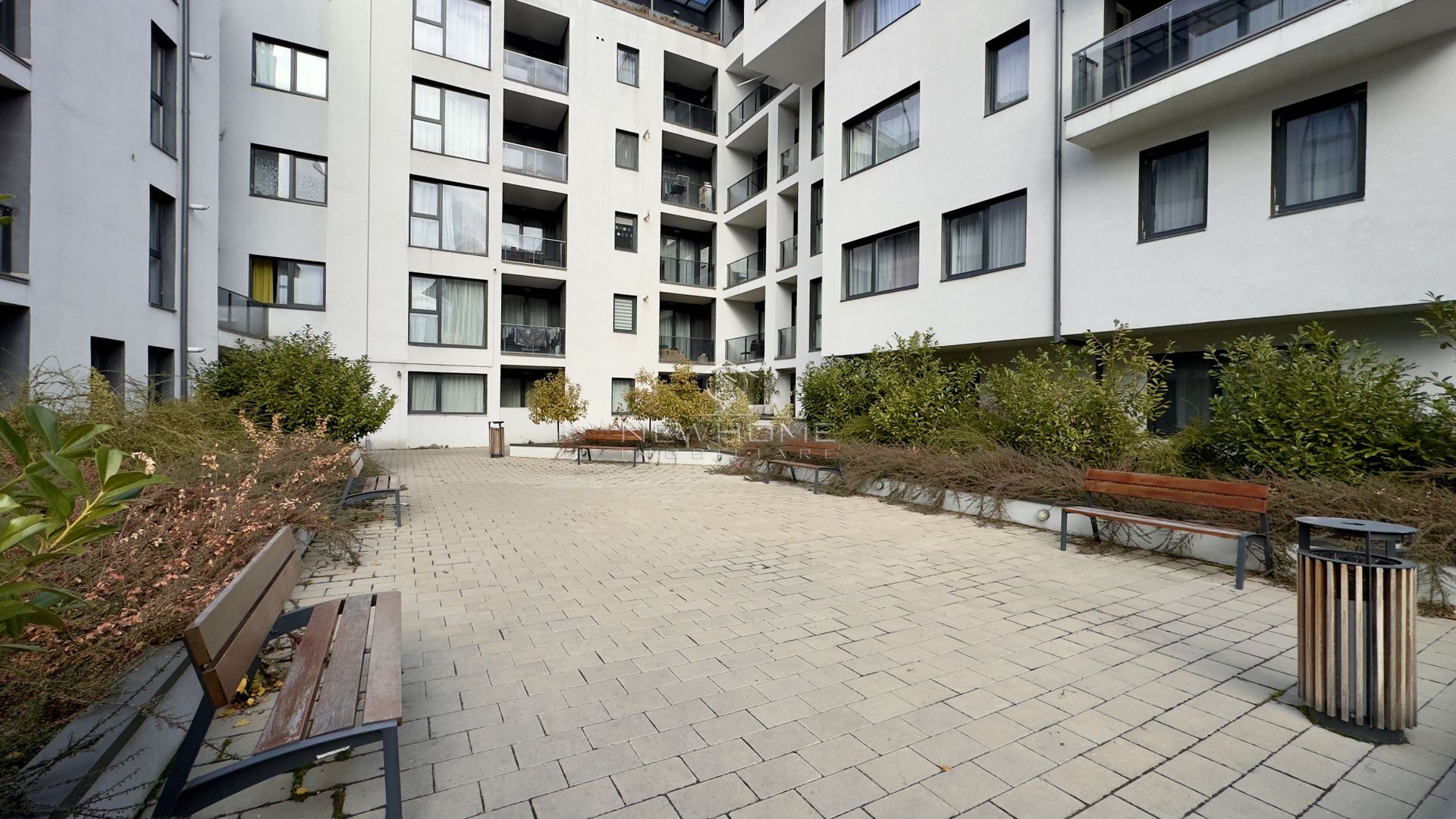 Apartament cu 3 camere de închiriat în zona Centrală - Poză 20