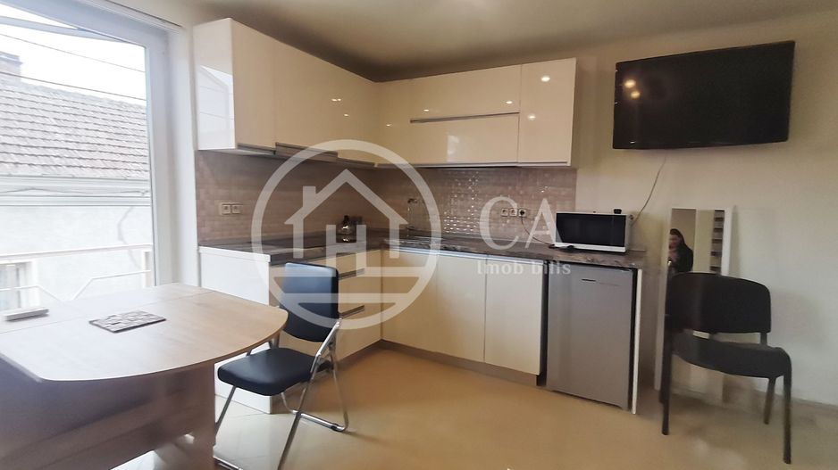 Apartament la casă de închiriat cu 2 camere în zona Centrala, Oradea - Poză 2