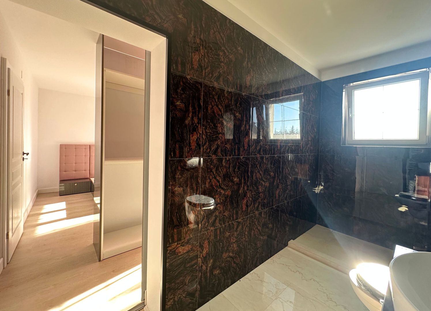 Vânzare casă 5 camere nouă elegantă și spațioasă în Hărman - Poză 13