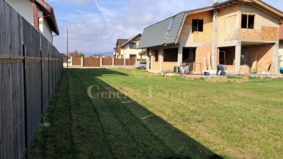 Casa moderna la rosu in Cristian - Poză 4