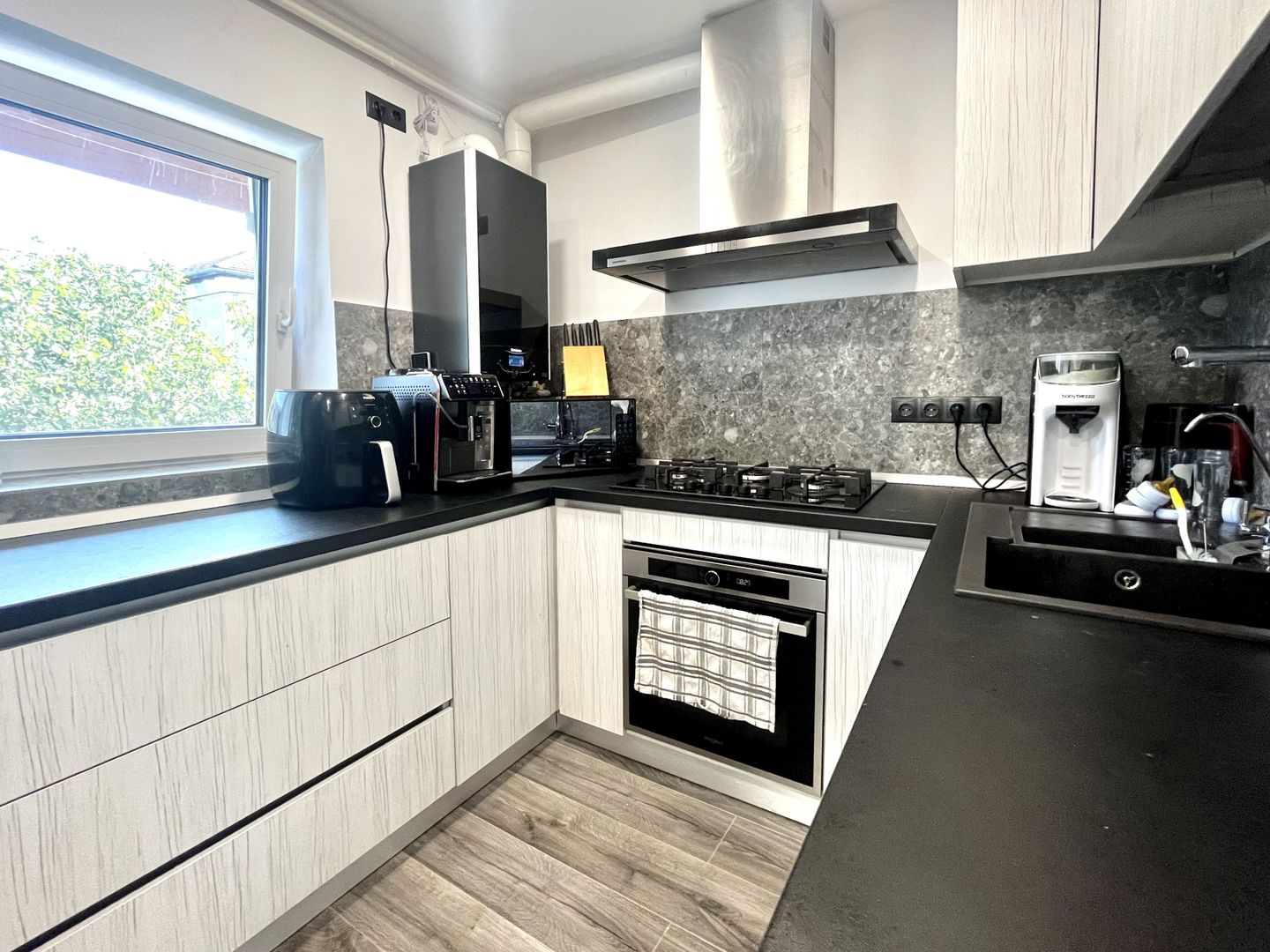 Apartament 3 camere, decomandat,  amenajat complet,  in zona Lipovei - Poză 2