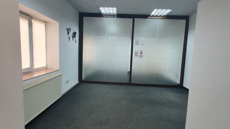 Spatiu comercial 39,22 mp + 18,17 mp pivnita + curte 18 mp - sos. Viilor - Poză 5