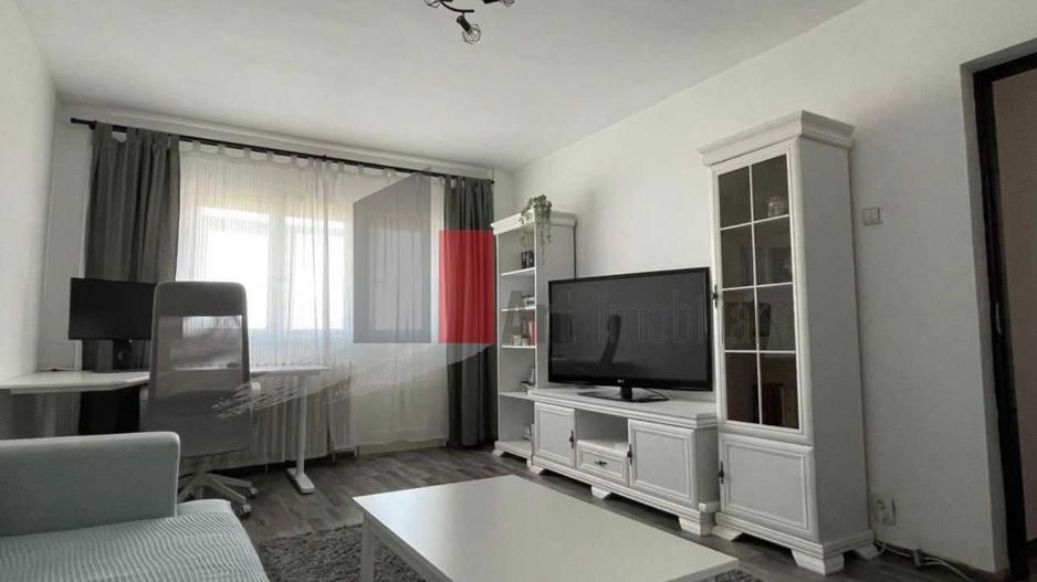 Inchiriez apartament 3 camere  si loc de parcare in zona Piata Gorjului - Poză 2