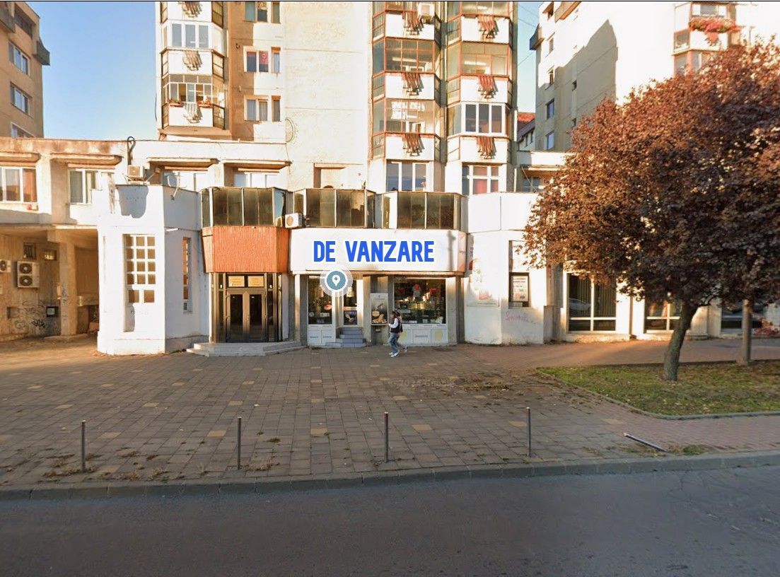 Central 445,3 mp utili - Spatiu comercial masiv - Parter cu vitrina si subsol - Poză 2
