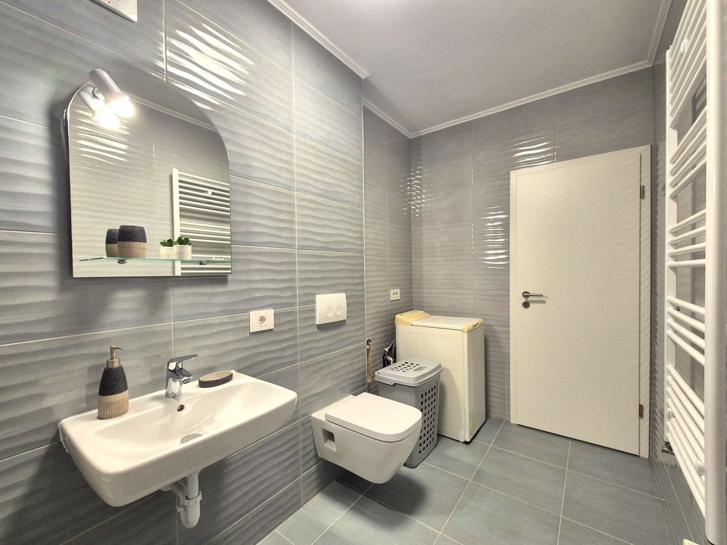 Apartament decomandat la prima inchiriere, ideal pentru un cuplu. - Poză 9