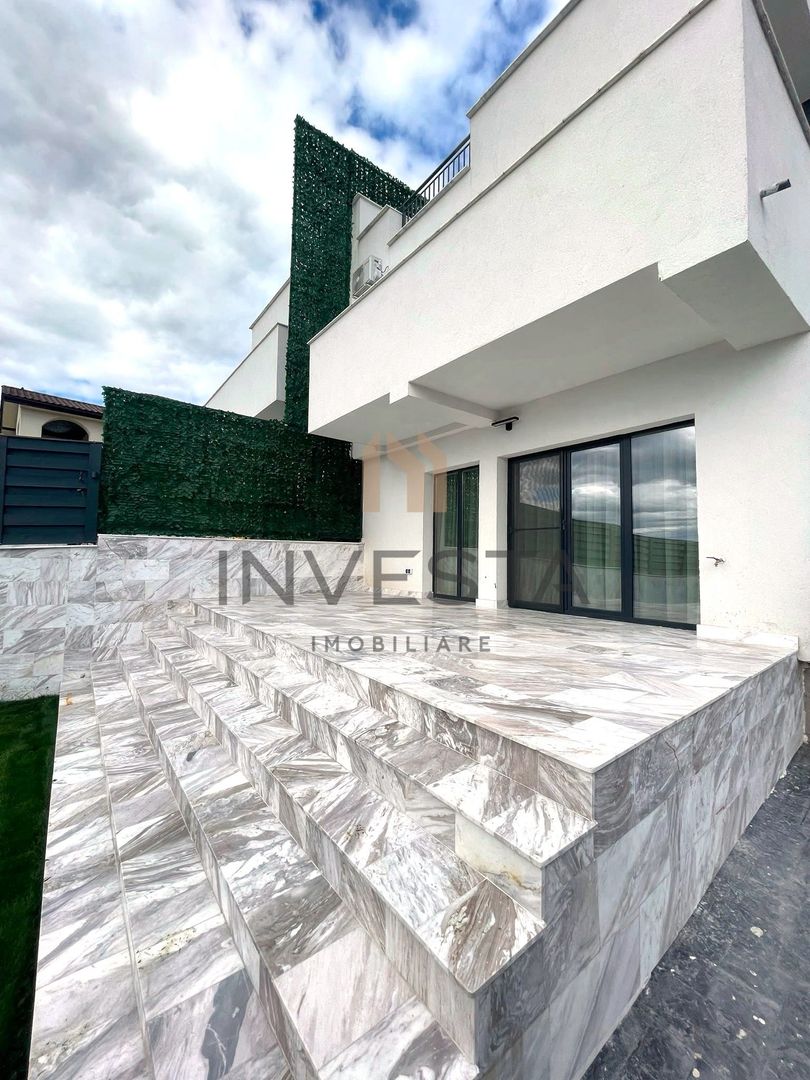 Casa moderna cu priveliste asupra orasului, terasa cu jacuzzi, Iris - Poză 3