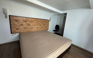 Apartament pe 2 niveluri, intabulat,  Zona Stefan cel mare - Poză 1
