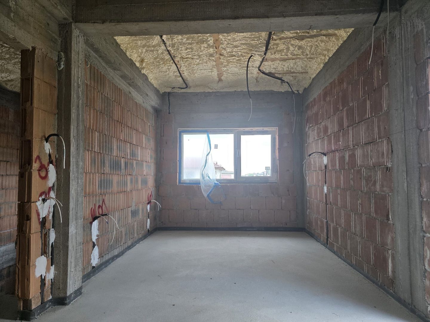 Vilă individuală în Tunari – 5 camere, curte privată - Poză 37