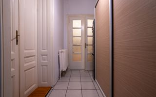 Apartament central de vânzare – la curte comună - Oradea - Poză 12