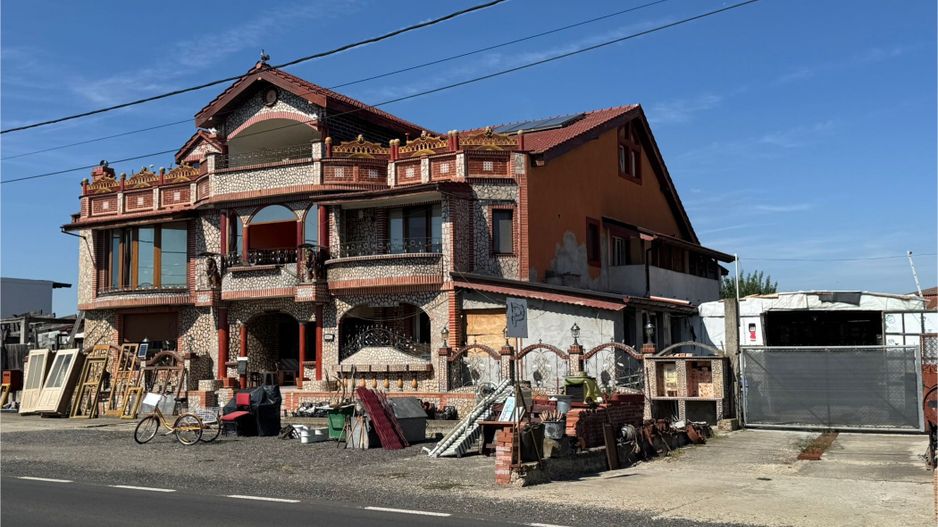 Casa Individuala Becicherecu Mic,P+E,8 Camere,6 Bai,Multiple Anexe - Poză 3