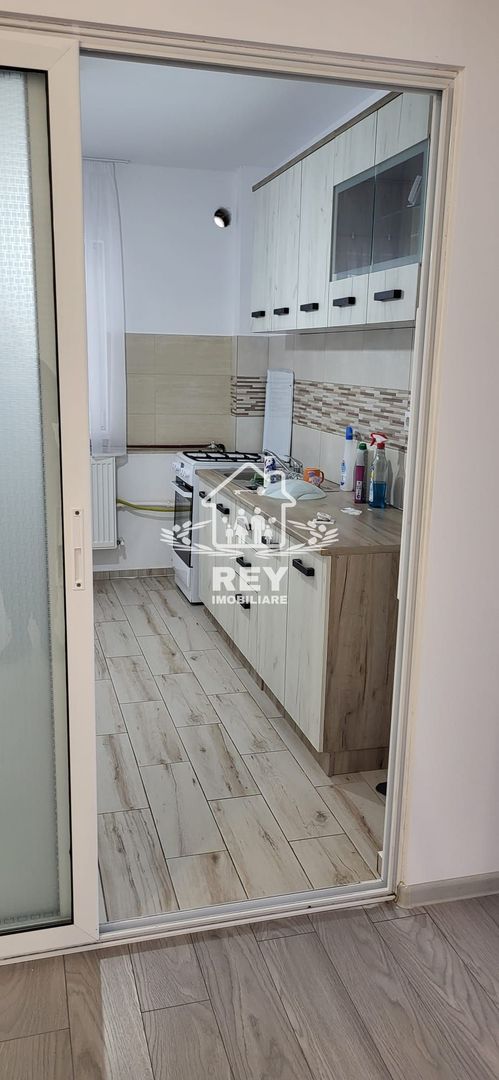 închiriez apartament - Poză 6