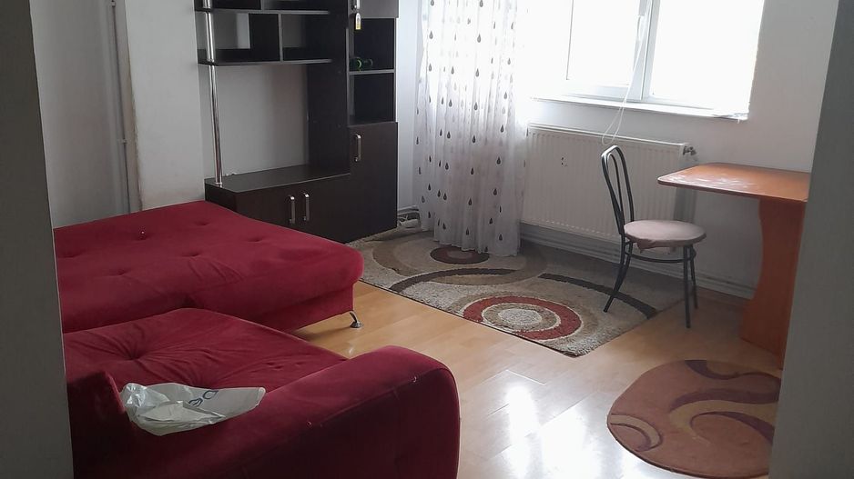 Mansarda  situata in Micro 21, cu balcon si vedere la Dunare - Poză 3