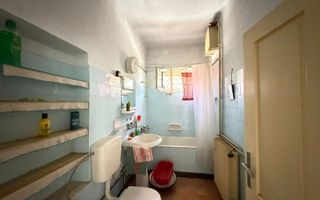 Casa de vanzare cu 446 mp teren si garaj, situata in zona centrala - Poză 9