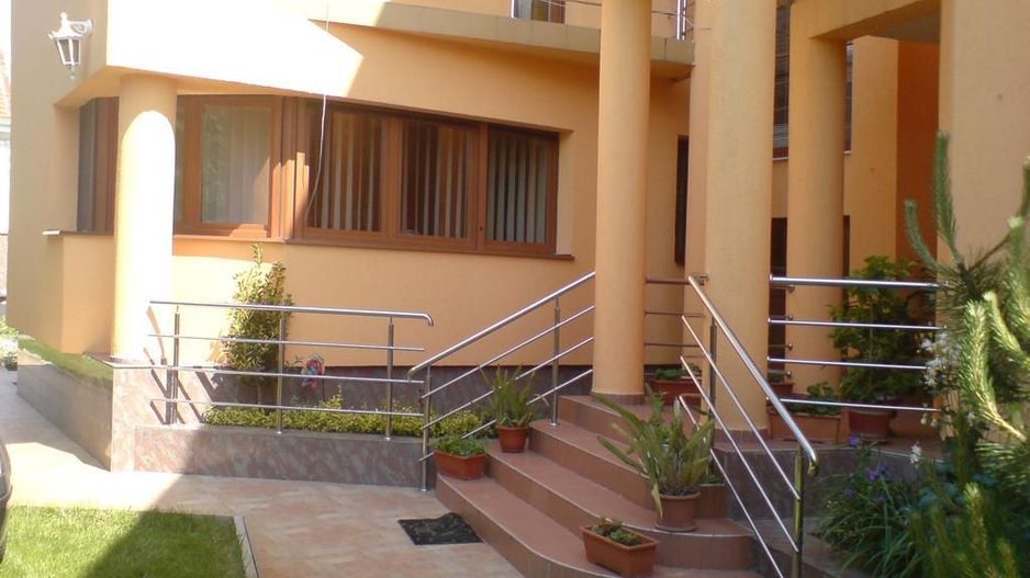 ageuropa.ro vinde casa 16 camere teren 1500mp in zona ULTRACENTRALA. - Poză 5