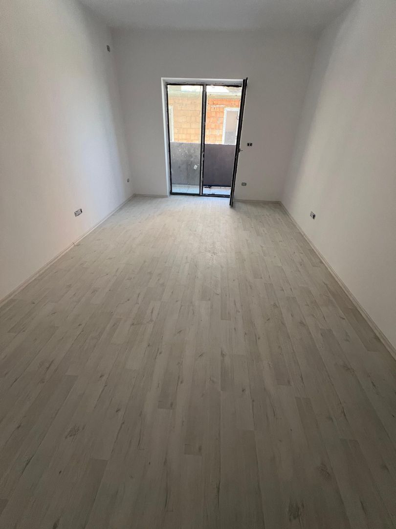 Giroc-Calea urseni | 2 Camere | Etaj intermediar | Decomandat | Loc de parcare - Poză 5