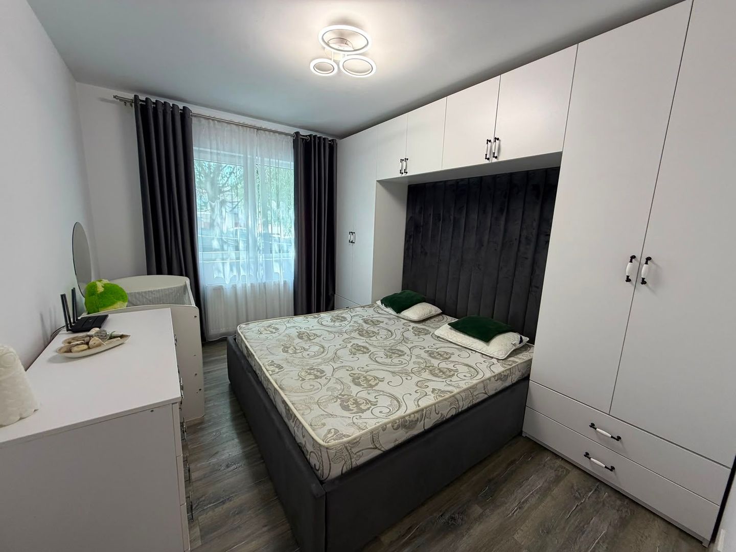 AP. 2 CAMERE - CURTE 60 MP, PARCARE INCLUSA, MOBILAT/UTILAT, COMIS 0% - Poză 4