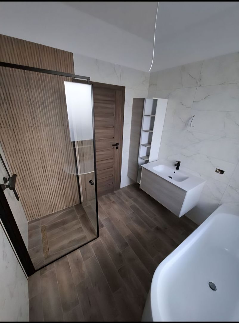 Locuinta individuala cu garaj- in stil mediteranean - Poză 8