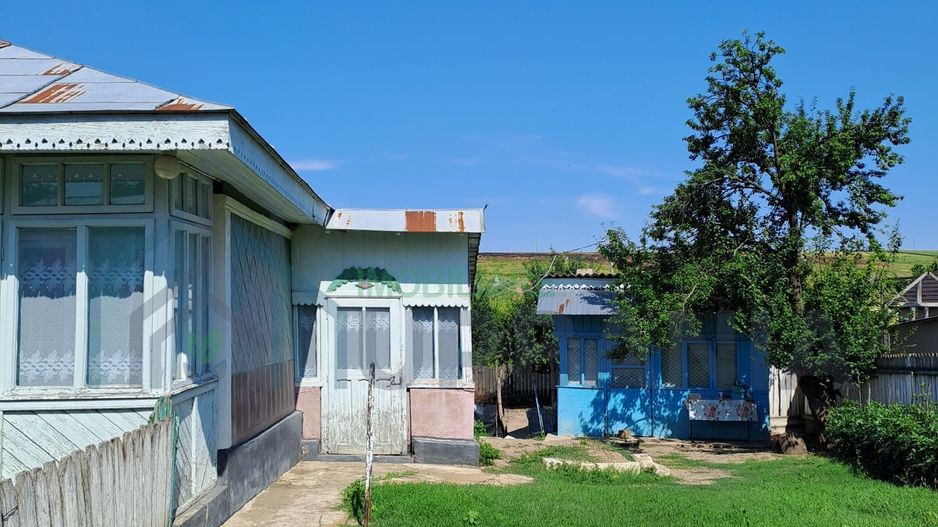 Vând teren plus casă bătrâneasca - Poză 3