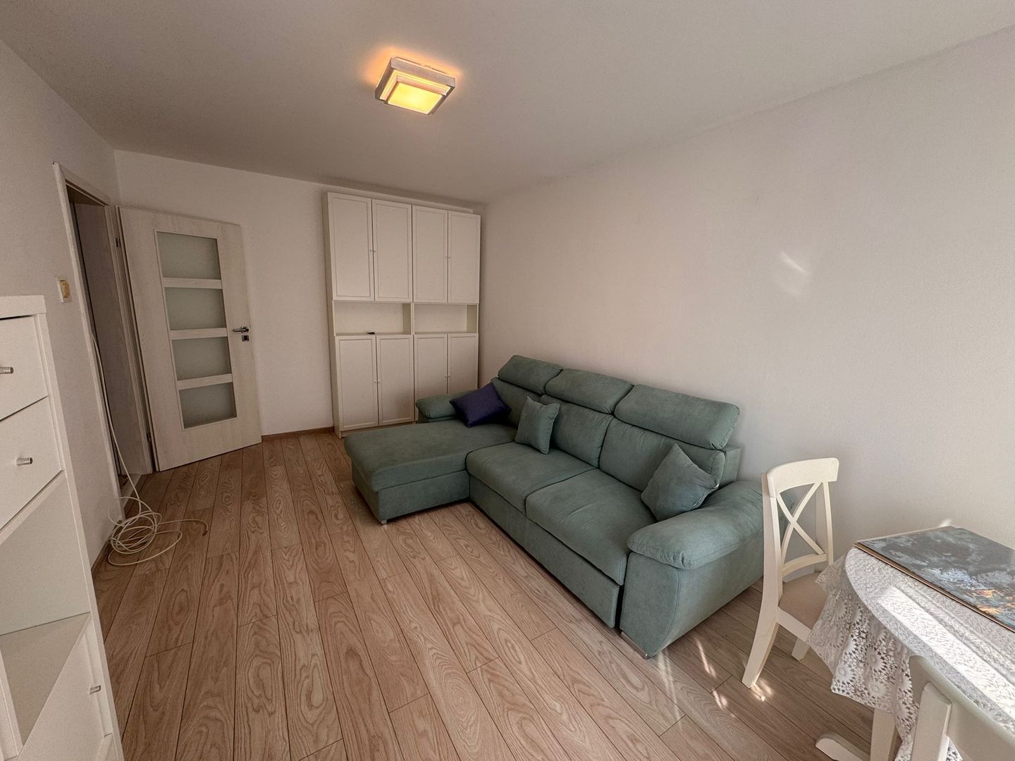 Costin Georgian Chisinau 2 camere 5/8 42 mp - Poză 2