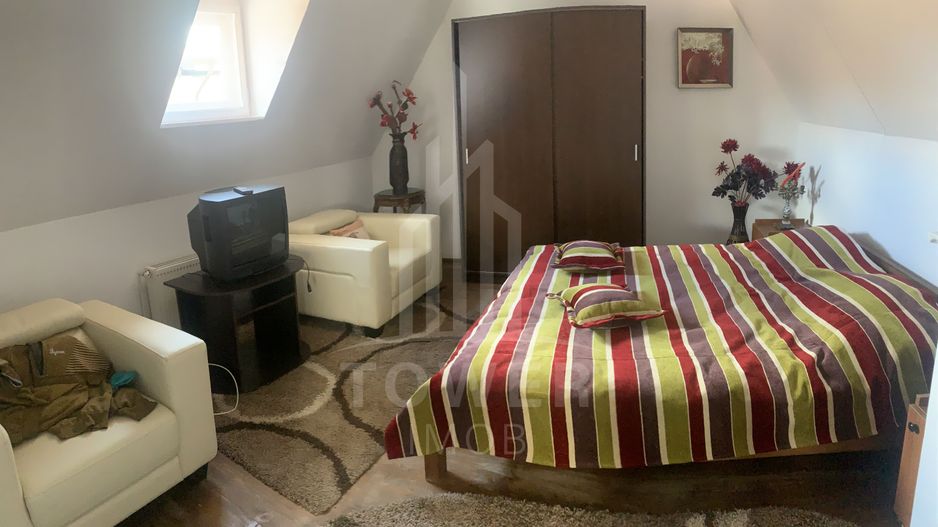 Casă în centrul Cisnădioarei cu 243mp de locuit și teren de 936mp - Poză 26