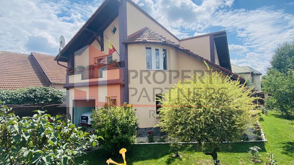 Casa deosebita Ghimbav - Poză 1