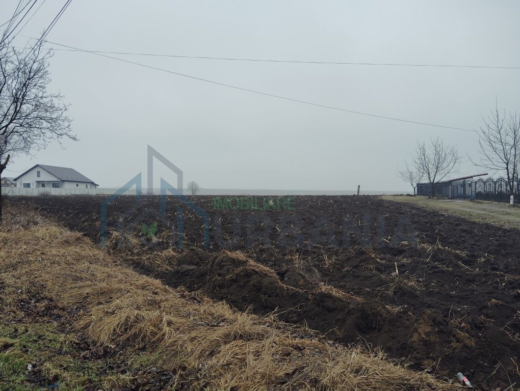 Vând 2,2 hectare - Poză 2