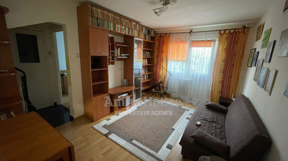 Apartament 3 camere etaj 1 zona strazii Bucegi - Poză 1