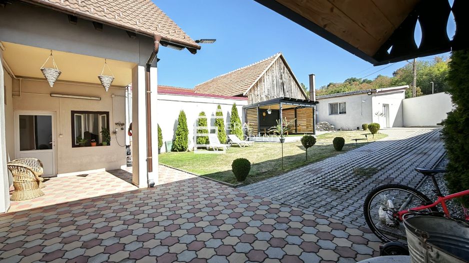 Casă individuală mobilata , teren 349 mp, pivnita - Mohu - Poză 1