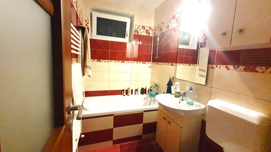 Central, 4 camere, etaj 1, mobilat si utilat - Poză 16