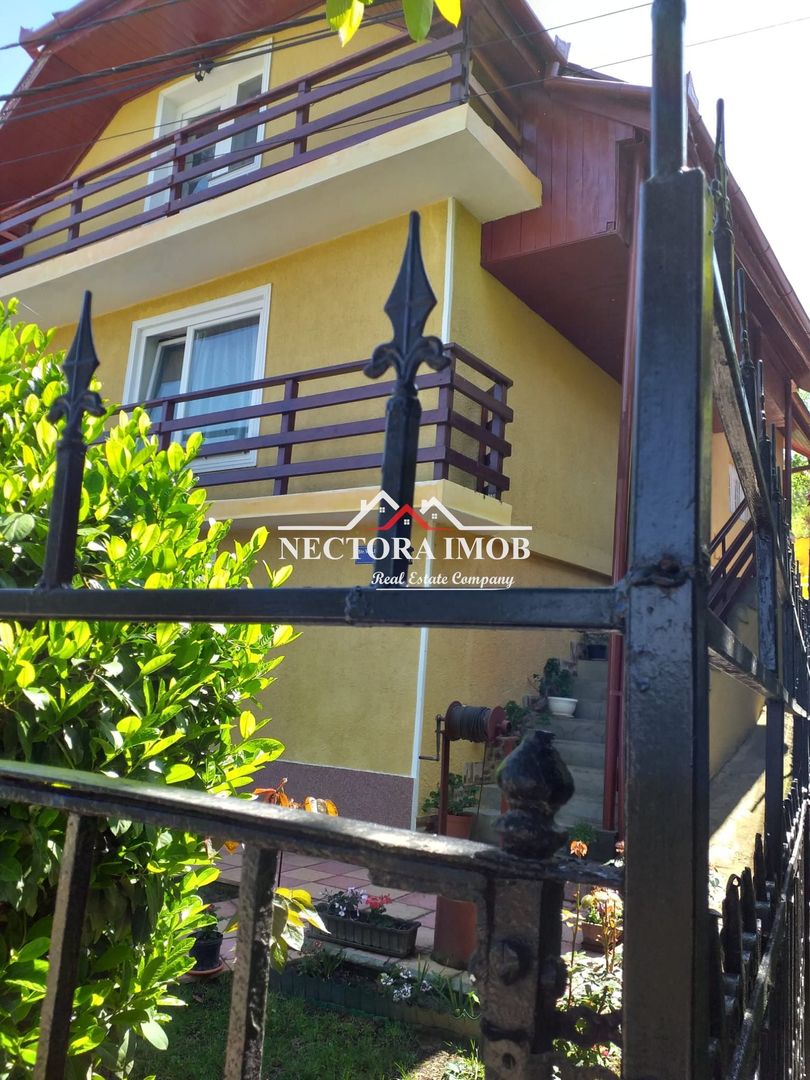 NECTORA IMOB-Casa cu etaj, mobilata, utilata, Episcopia, cu livada - Poză 2