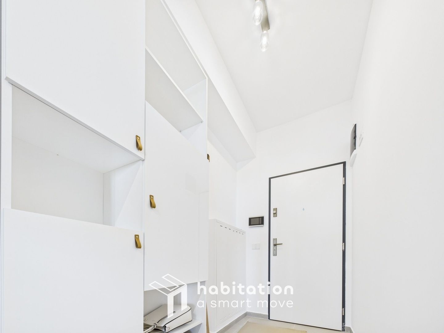 Apartament premium de închiriat la City of Mara - trei camere - Poză 11