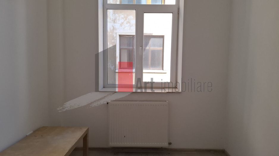 Apartamentul "REHEGUA" , stradal, bloc "REABILITAT" - Poză 9