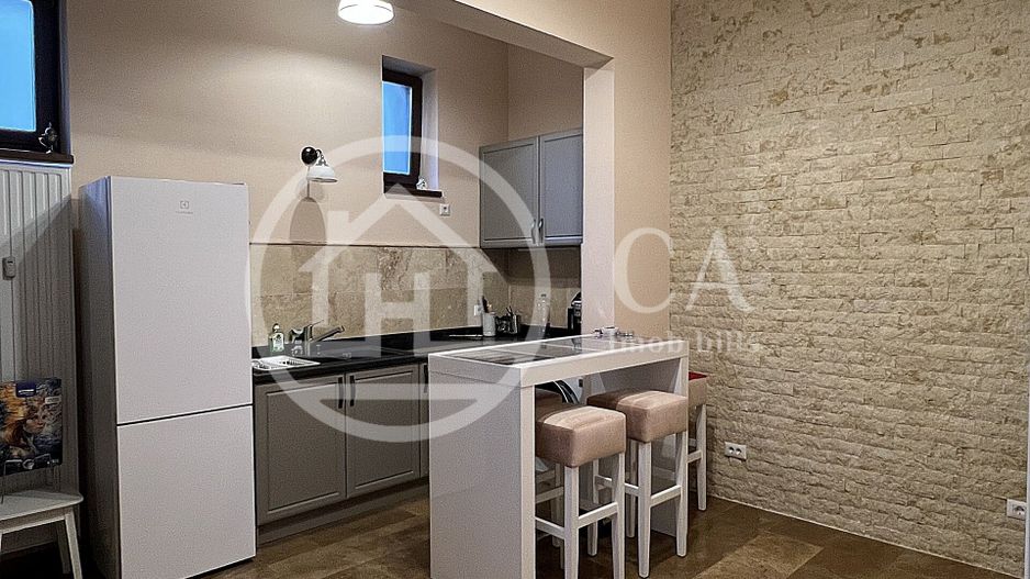 Apartament cu 2 camere de vanzare Ultracentral Oradea - Poză 1