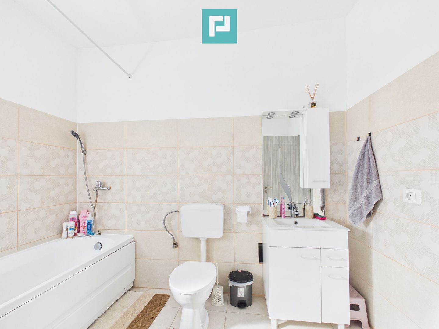 Casă individuală 3 camere,teren de 1500Mp Bătania - Poză 24