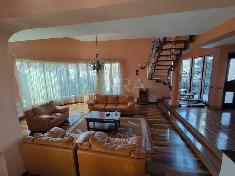 Casă spațioasă și luminoasă, cu teren generos, zona Europa - Poză 2