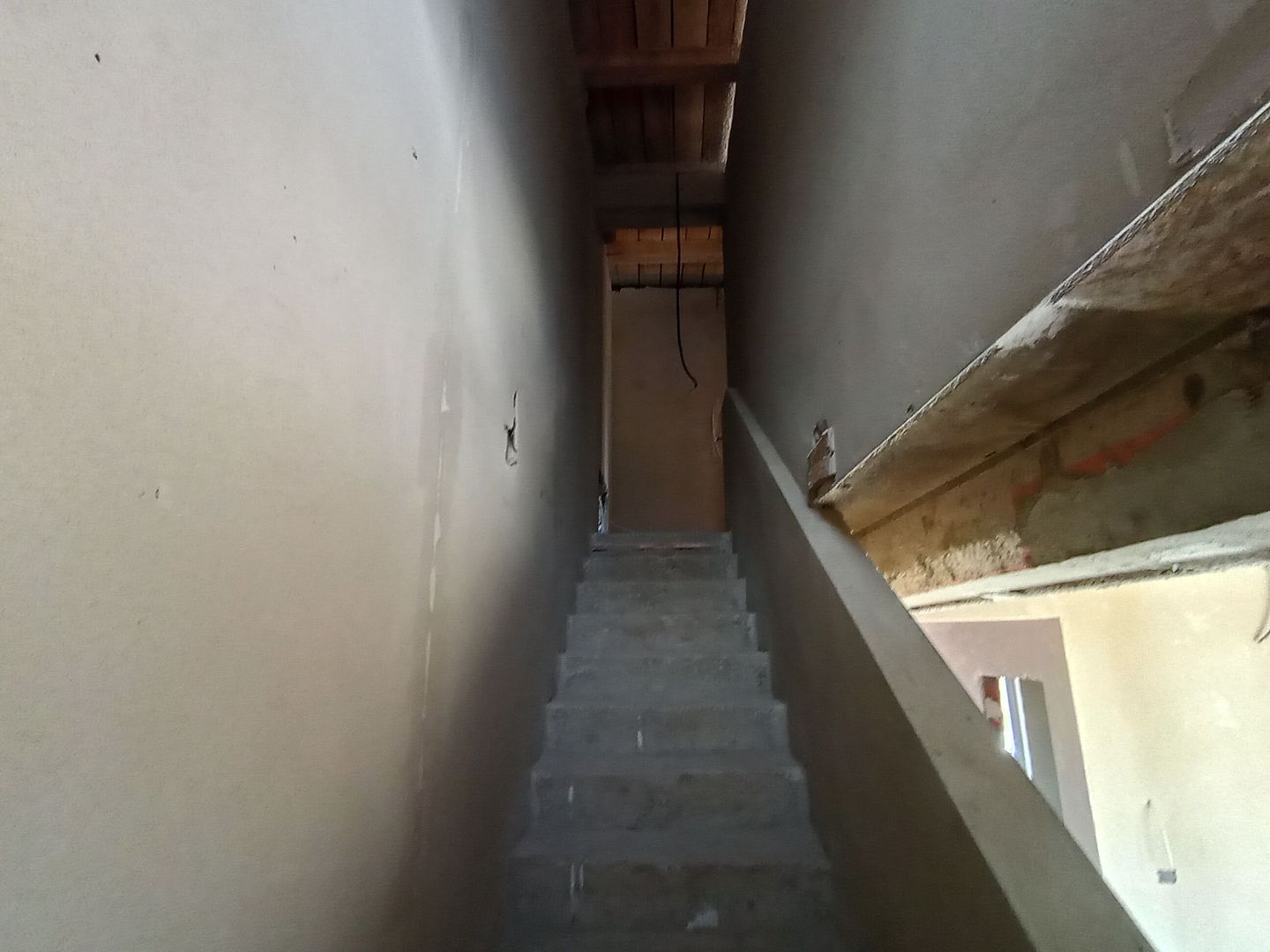 Sanandrei Duplex cu 4 Camere, Drum Asfaltat, Toate Utilitatiile - Poză 7