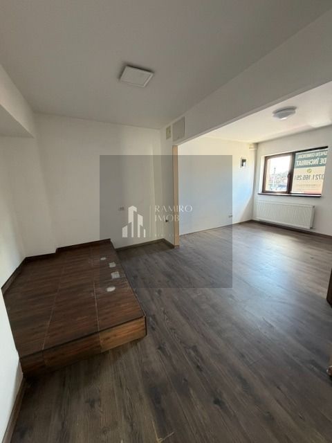 Spatiu Comercial / Birouri Metrou Aparatorii Patriei - Poză 5
