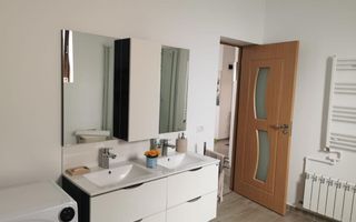 Casa , P+1+teren, 500 mp,situata in Curtesti ,pret 155000 Euro,mobilata si uitilata - Poză 2