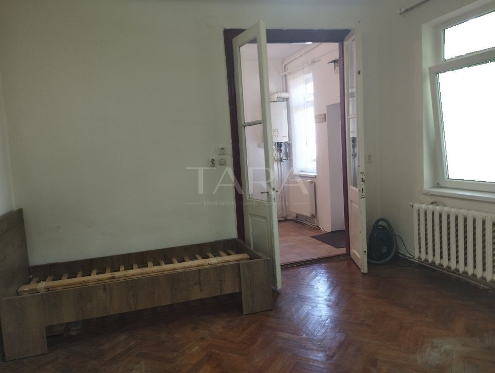 Apartament cu 1 Cameră și Curte – Gruia, Zonă de Case - Poză 3