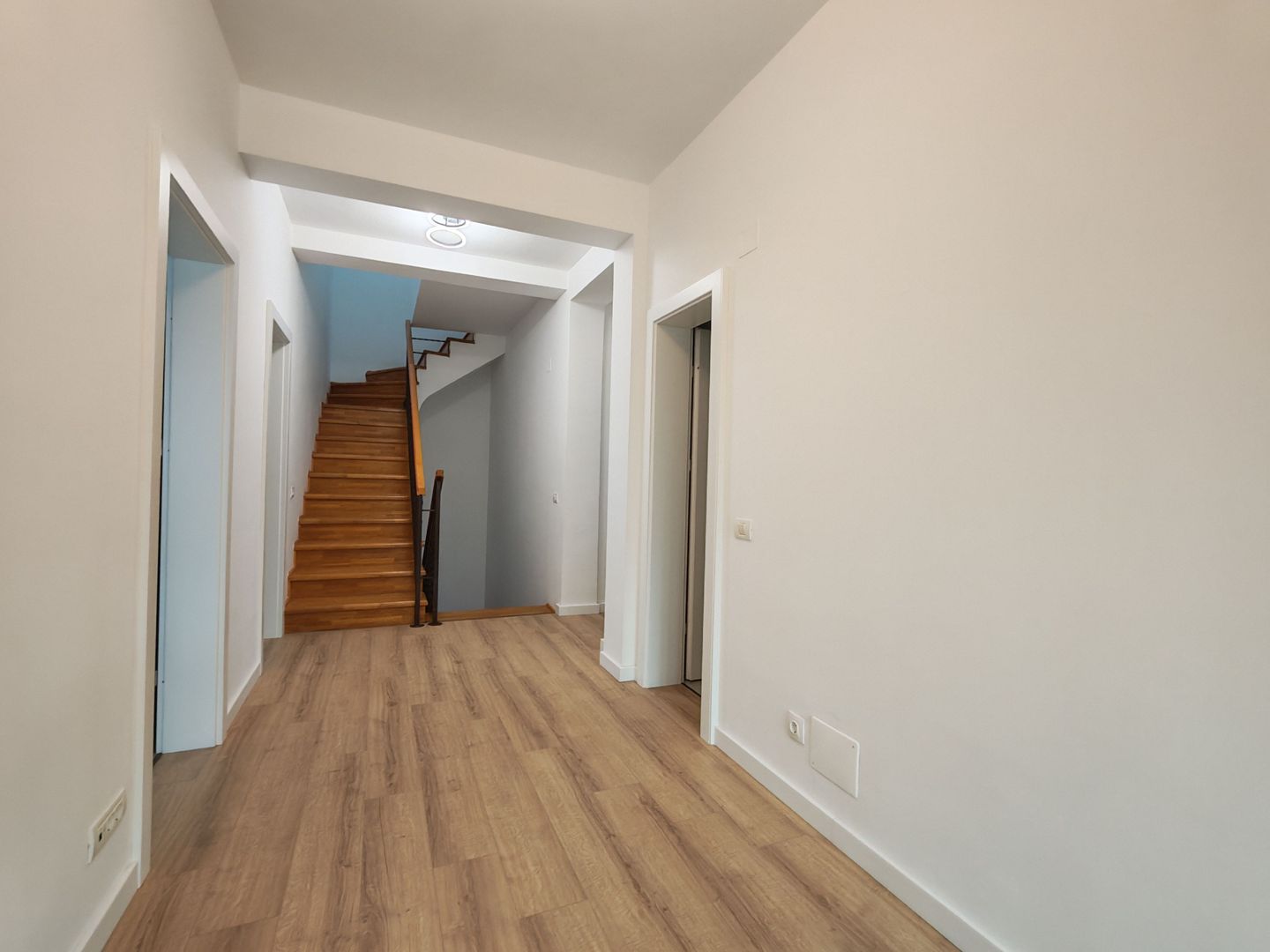 Vilă duplex Pipera, grădină, parcare - Poză 15