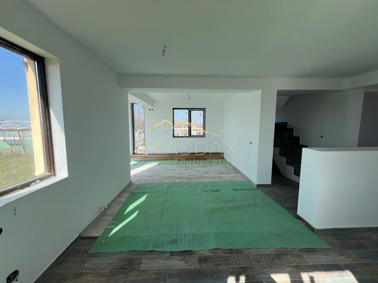 Vila moderna 4 camere // 114 // teren 440mp / Tunari/ Localitatea Dimieni - Poză 1