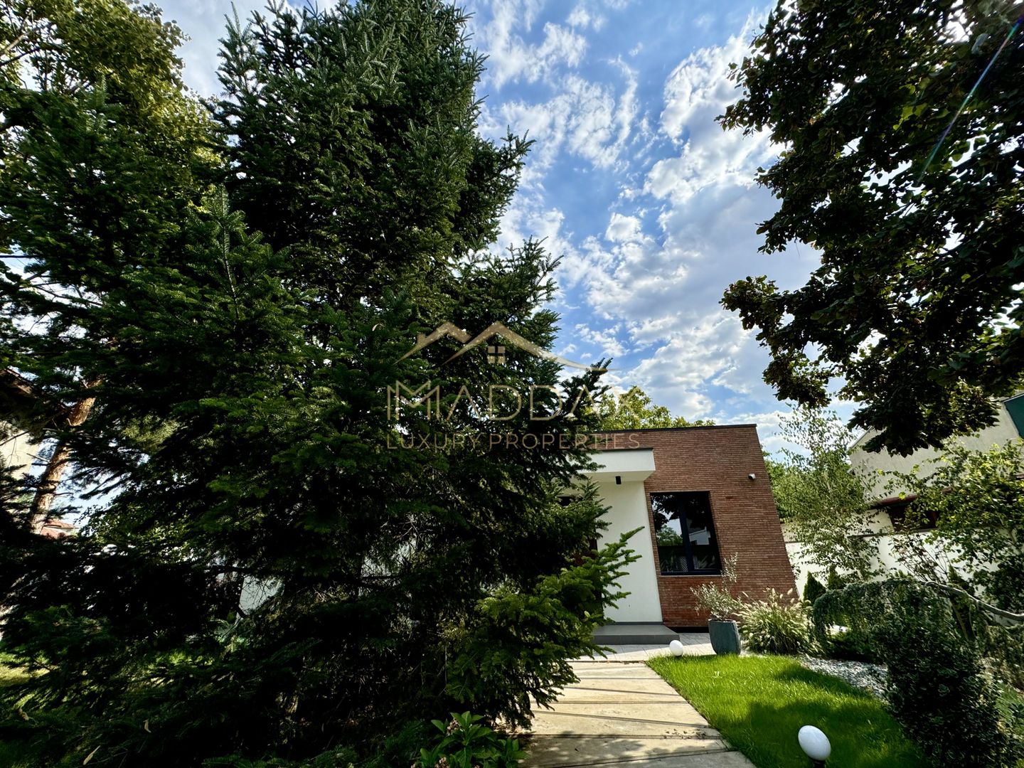 Vila cu 5 camere // * 565 mp gradina* // Tunari - Poză 75