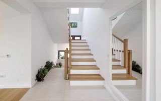 Proprietate Deosebita - Poză 41