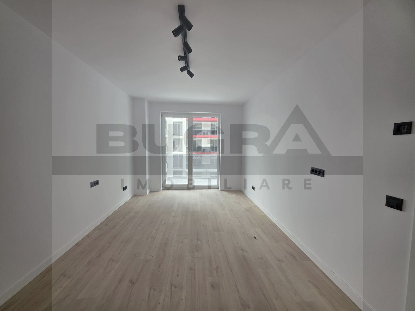 Apartament 2 camere, finisat, parcare, zona Elite - Poză 5
