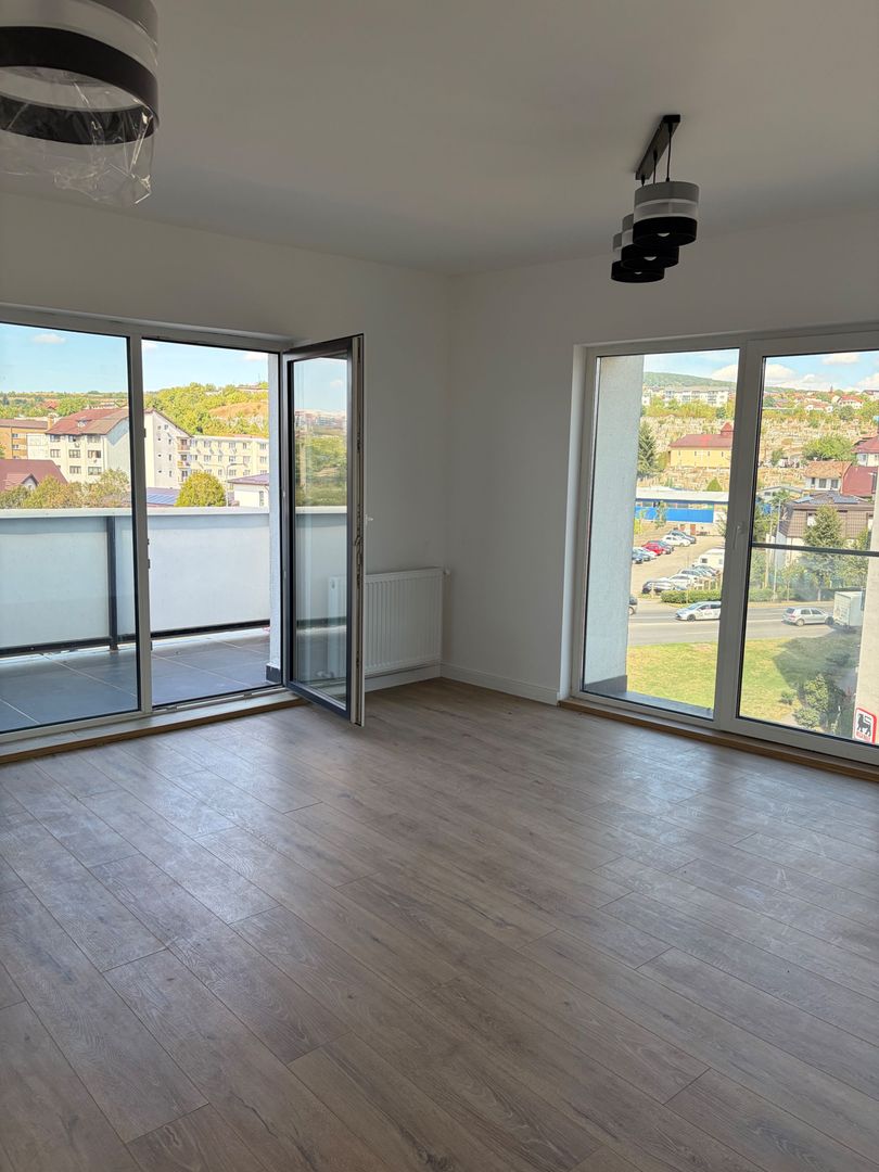 Apartament spatios | 102 mp | 3 dormitoare | parcare | C. Baciului - Poză 2